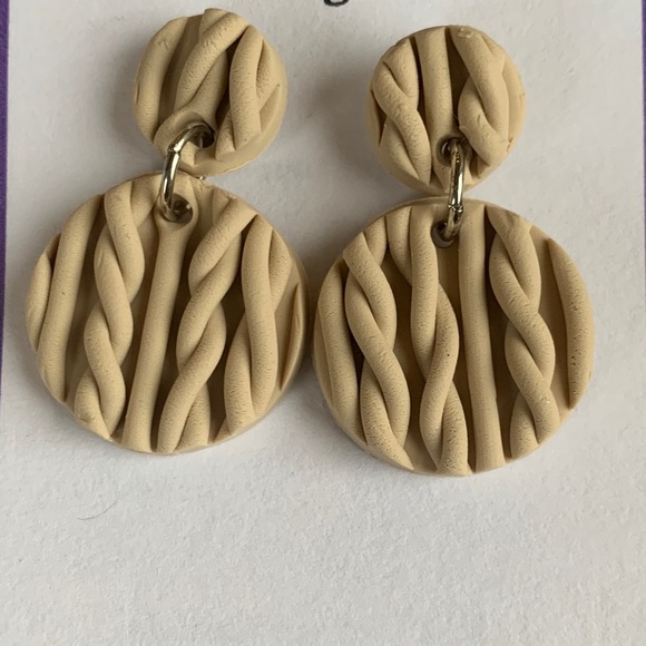 🧶 2/$25 Sweater Weather earrings - Picture 3 of 3